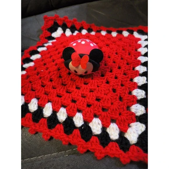 Popular Female Plush Disney Mouse NWOT LOVEY HandMADE crochet blanket GIFT