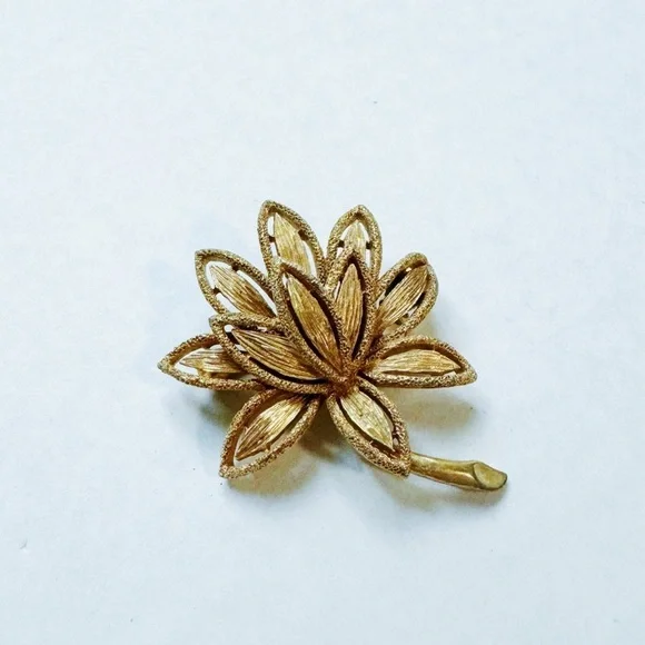 Avon - Gold Floral Brooch
