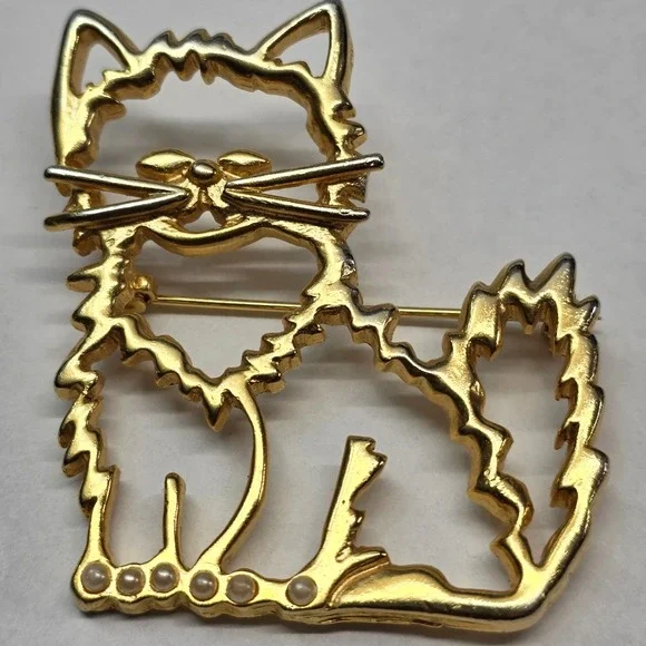 Vtg Casual Corner Kitty‎ Cat Kitten Feline Jewelry Brooch Pin GoldTone Whiskers