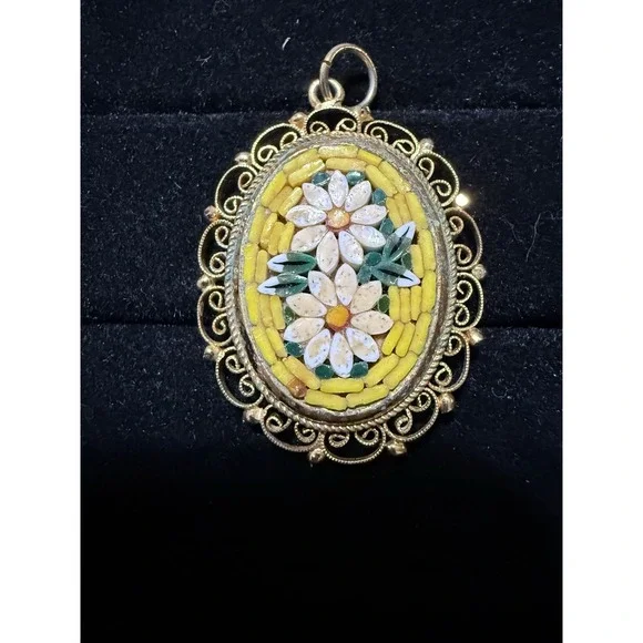 Floral Italy Micro Mosaic Daisy Necklace Pendant Gold Tone Delicate Frame
