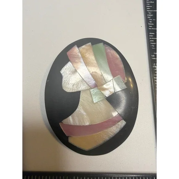 Art Deco Mother of Pearl Mosaic Cameo Brooch Black Oval Shell Inlay Pin‎