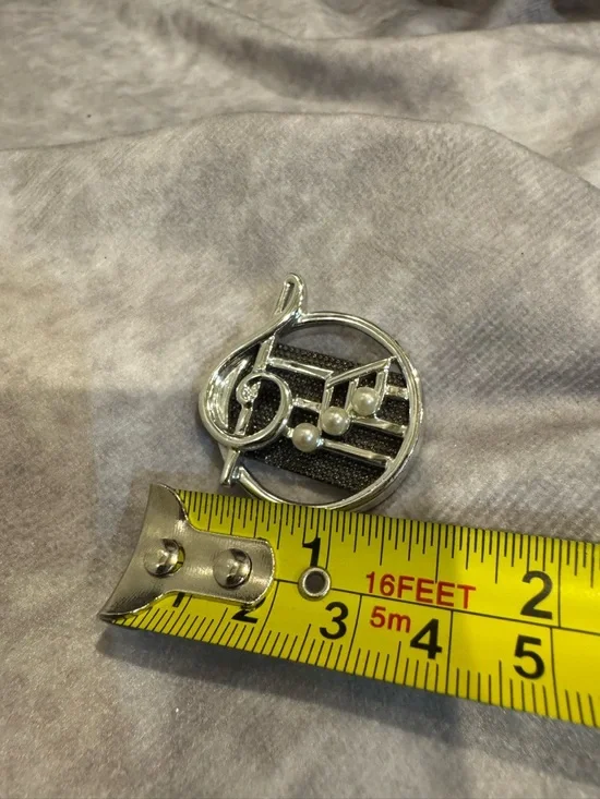 Dancraft Silver-Tone Music Note Brooch with Faux Pearls‎