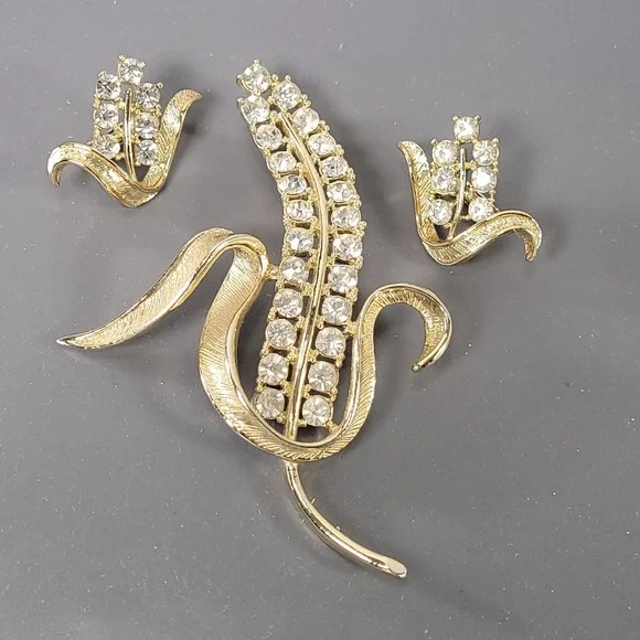 Sarah Coventry Vintage Gold Tone Rhinestone Corn Brooch‎ and Clip Earring Set