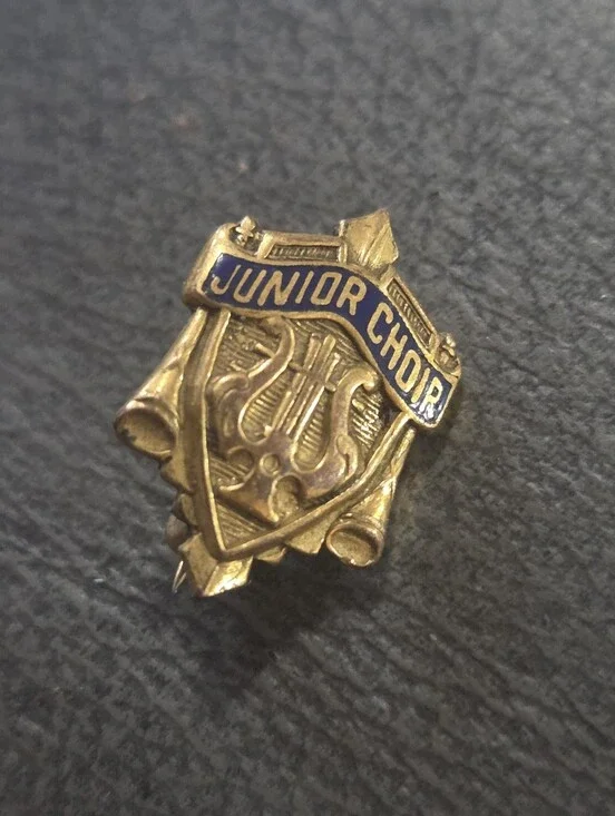 VTG Junior Choir School Music Award Student Blue Gold Tone Enamel Pin Harp Horns