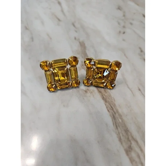 1950s 60s Weiss Emerald Cut Rhinestone Clip In Earrings Gold Tone