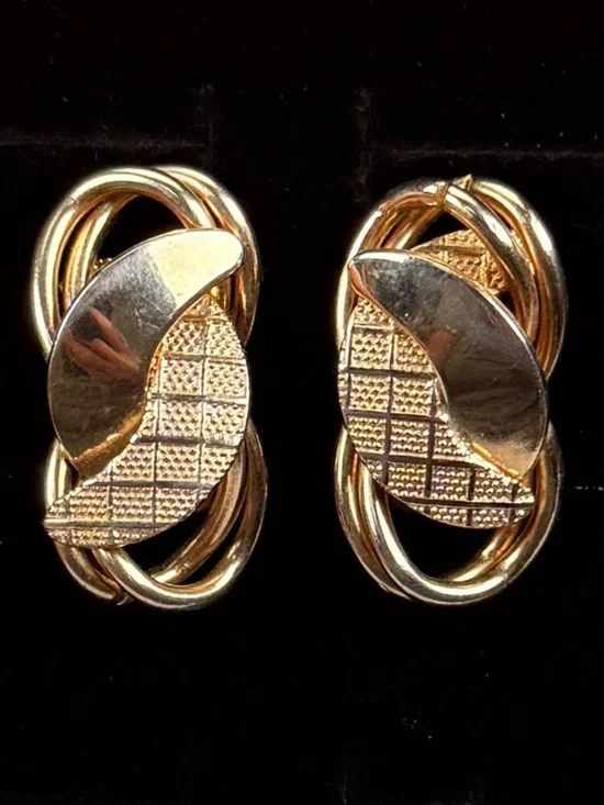 Vintage, aged goldtone, weighted clip on earrings