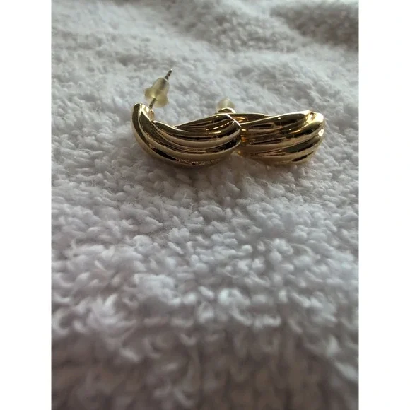 1990s Napier Reflections Scroll Earrings Art Deco Screw‎ Back Clip
