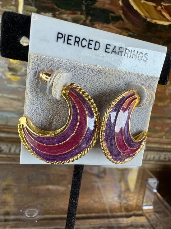 0689-Gold-Tone Purple & Pink Crescent Hoop‎ Pierced Earrings