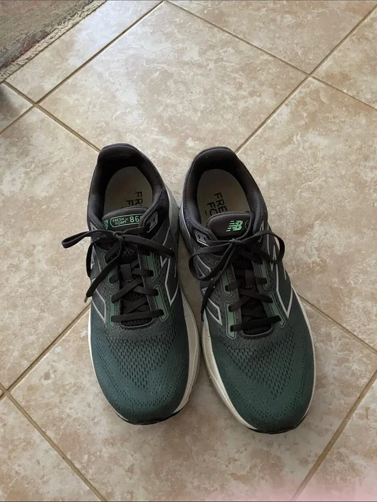 New Balance Men's Athletic Shoes - Dark Green and Black