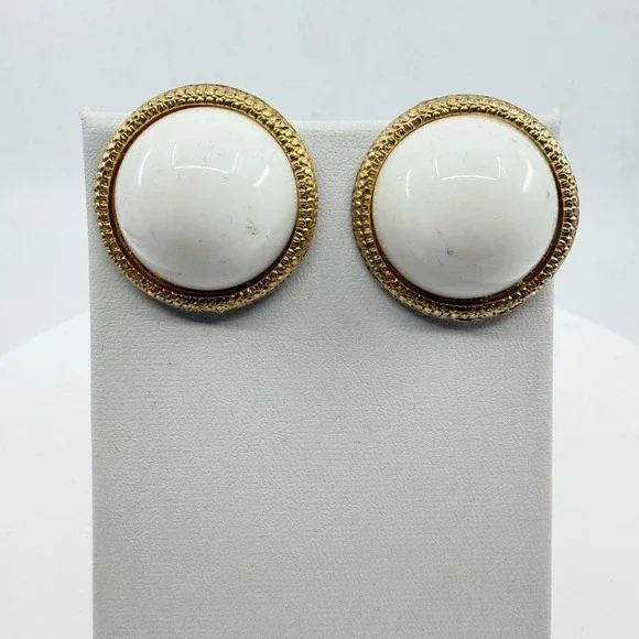 Vintage 80s Chunky White Cabochon Clip On Earrings Textured Gold Tone Round