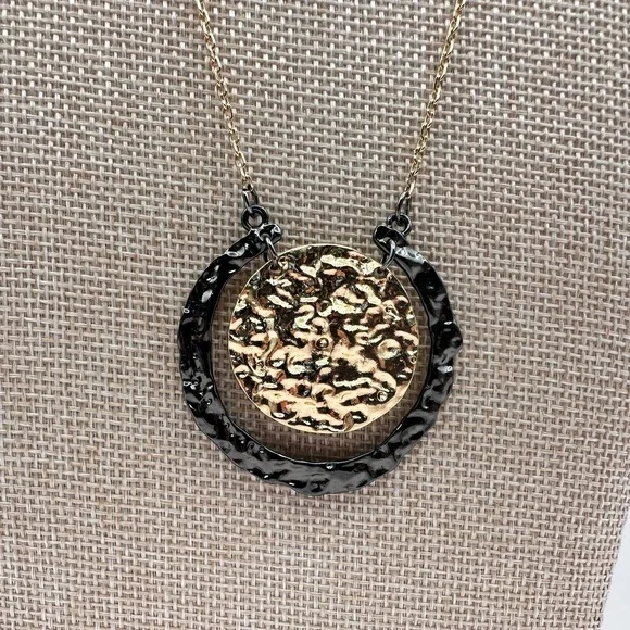 Vintage 90s Hammered Double Circle Pendant Necklace Women's Classic Jewelry