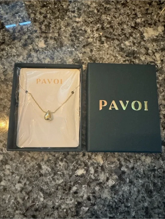 *BRAND NEW IN BOX* Pavoi Gold Teardrop Pendant Necklace