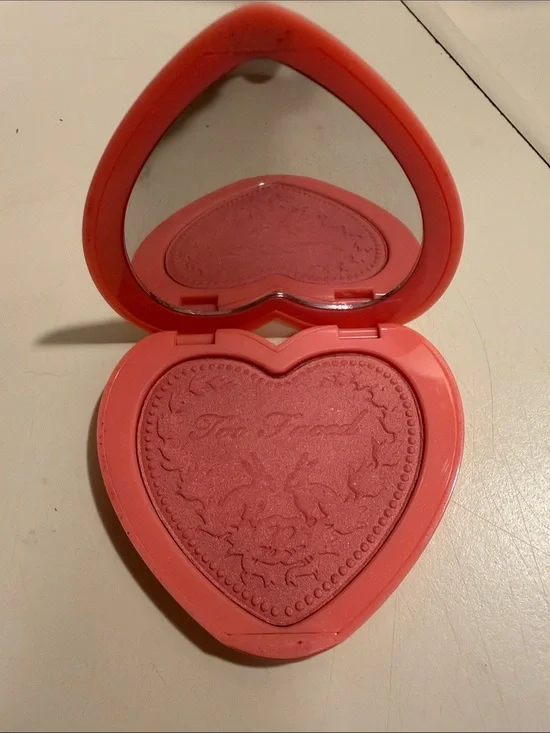 Too faced love flush love hangover blush