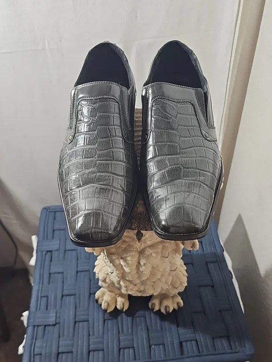 Men's Black Croc-Embossed Slip-On Loafers
