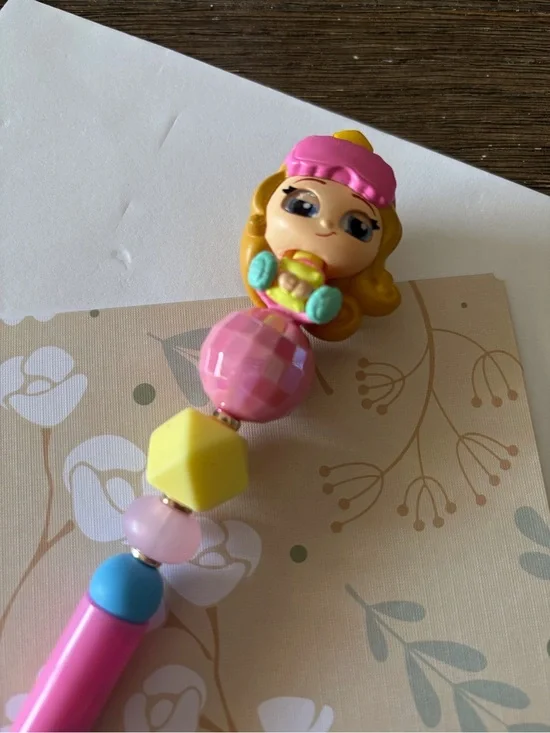 Disney Doorables: Sleeping Beauty: Aurora sleeping handmade beaded pen