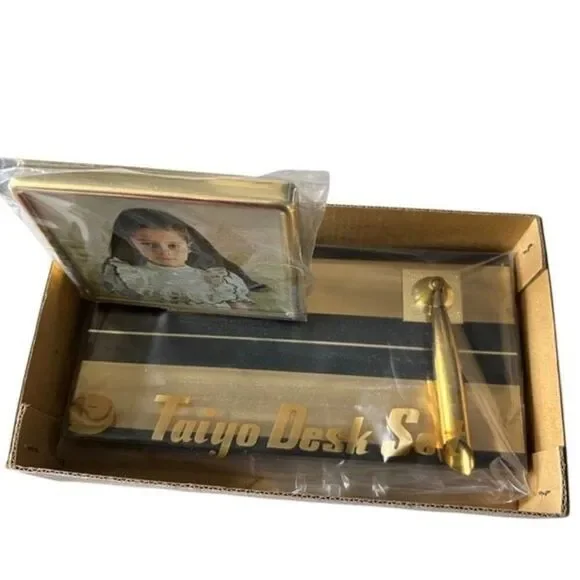 Vintage Taiyo Woolworth Gold Tone Desk Set With Picture Frame Unused In Box
