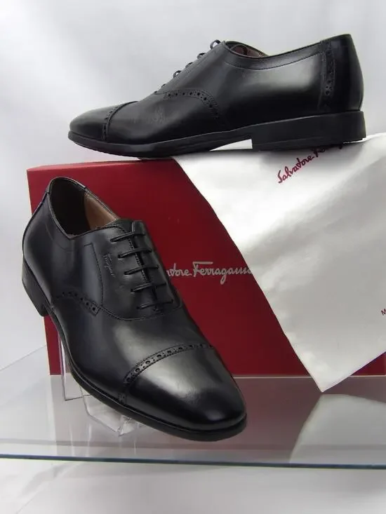 NIB SALVATORE FERRAGAMO RILEY BLACK BROGUE LEATHER LOGO BIT OXFORDS 8.5 E
