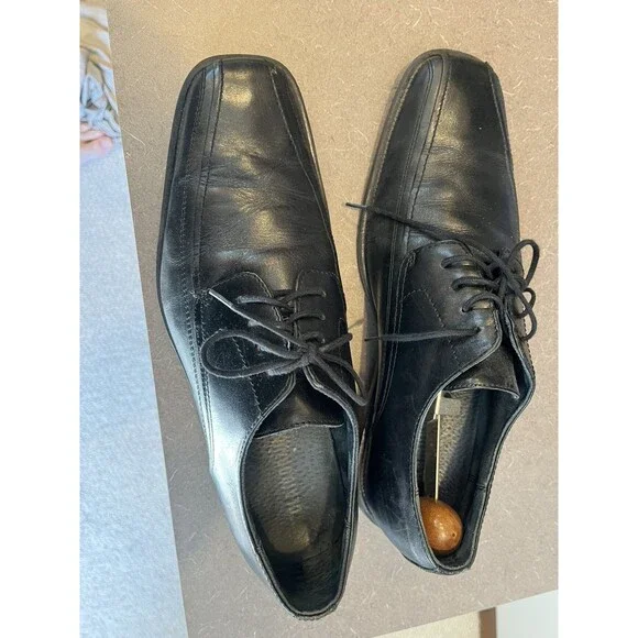 Claiborne Derby Dress Shoes Men's 11 Black Leather Square Toe Lace Up.