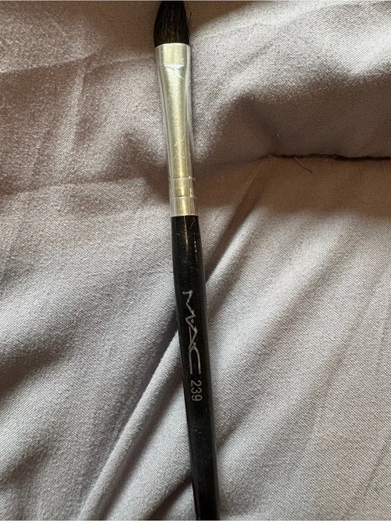 SOLD MAC Makeup Brush Set