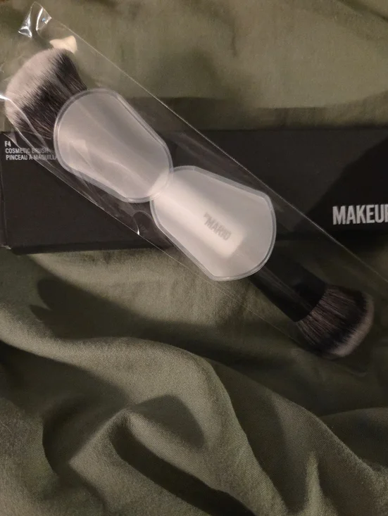 Dual-Ended Makeup Brush F4 - Black Handle with Gray Bristles