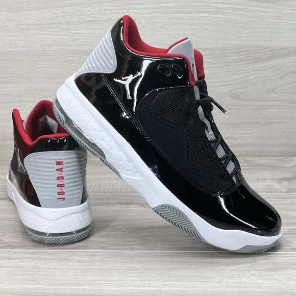 New In Box Jordan Max Aura 2 Black White Grey CK6636-006 Size 11 Mens