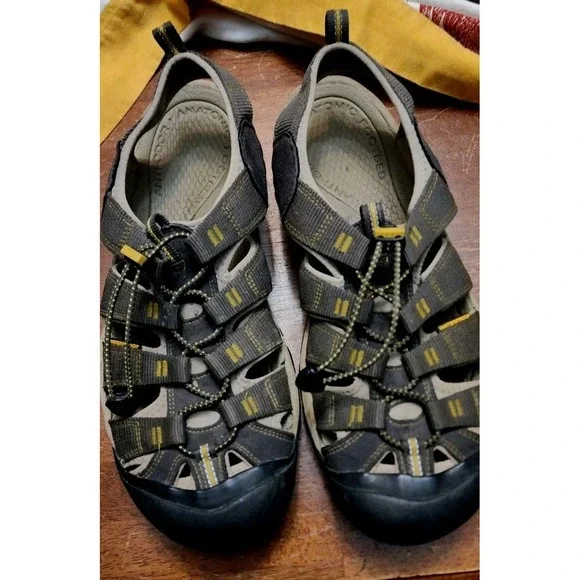 KEEN Men's Newport H2 Sandals Size 12 Beige Taupe Tan Water Sandals Great Condit