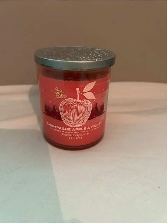 Bath & Body Works Champagne Apple & Honey Candle - Red Jar