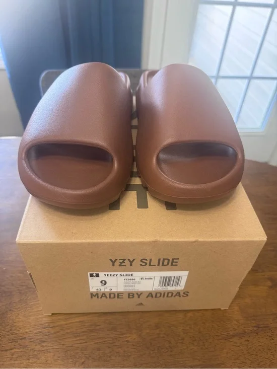 Yeezy flax slides original 2022 FZ5896 NWT