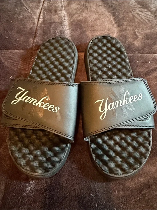 Men’s Black Slide Sandals Yankees