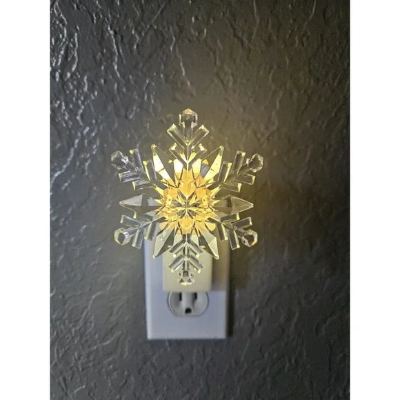 Bath & Body Works Snowflake Wallflower Plug In Nightlight Winter Holiday