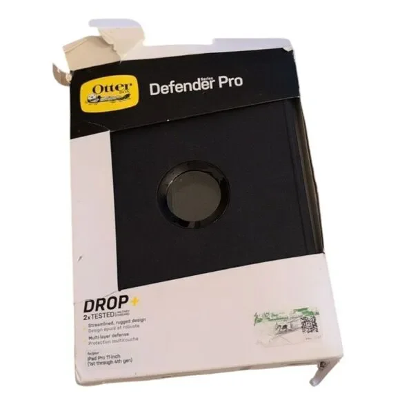 New In Damaged Box Otterbox iPad Pro 11-Inch Case Defender Pro Black
