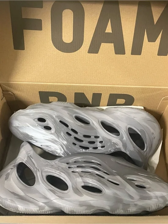 Yeezy Foam Runners in Grey Marble size 9 men’s