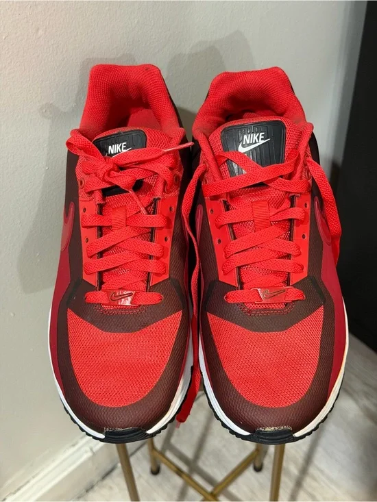Nike Men’s Red and Black Low-Top Sneakers