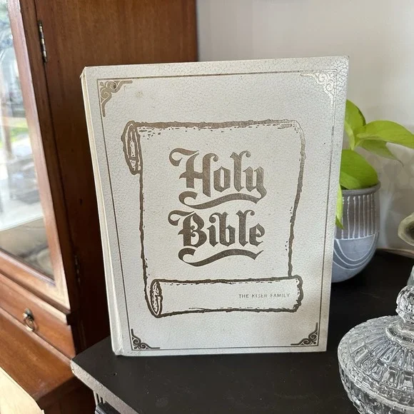Vtg Holy‎ Bible Authorized King James Version Full Color Bible House 1976