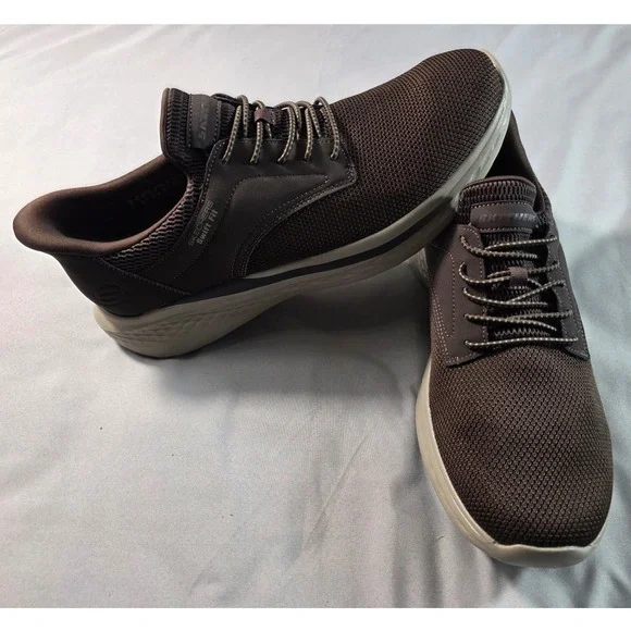 Skechers Swift Fit Hands Free Slip-ins Mens 10 Brown Sneakers NEW