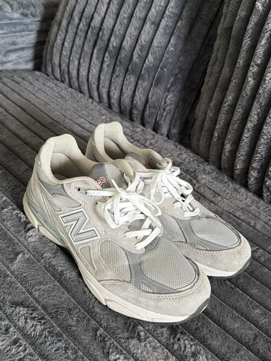New Balance Men's Light Gray Athletic Sneakers