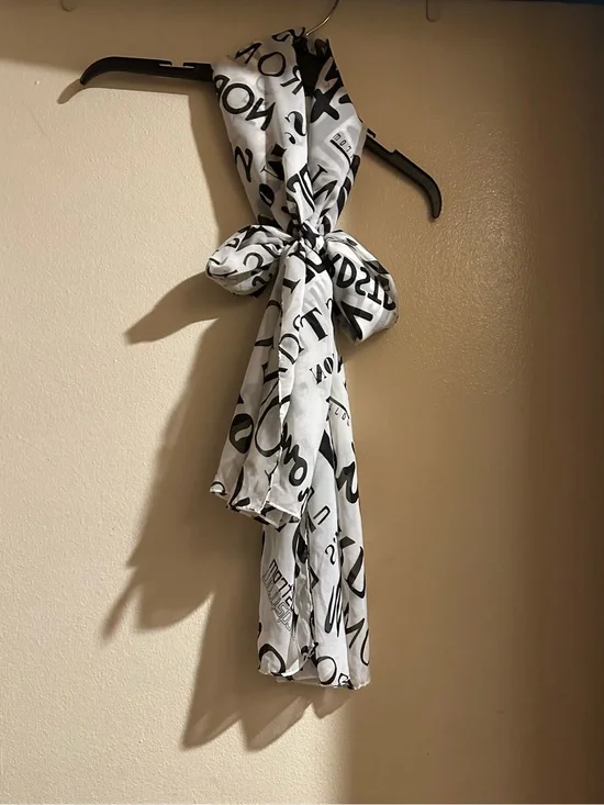 Nordstrom Black and White Script Home Accent Scarf