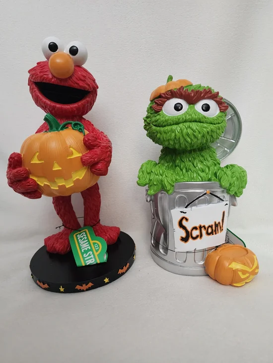 Sesame Street Halloween Elmo & Oscar Party Figurine Set - Red, Green