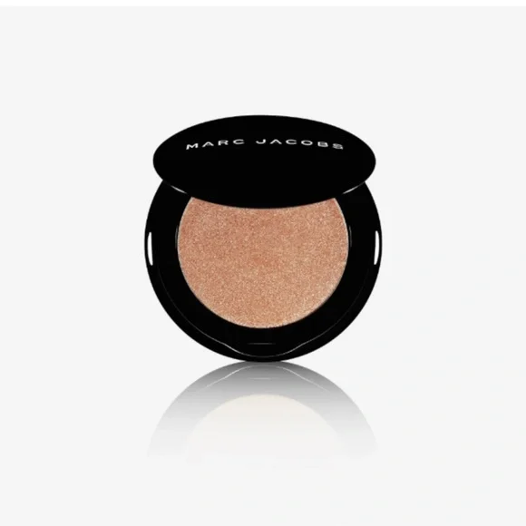 O!mega shadow by Marc Jacobs BRAV-O