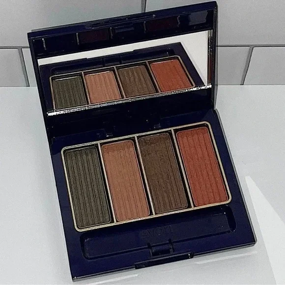Avon Holiday Collection Silk Finish Eyeshadow Quad