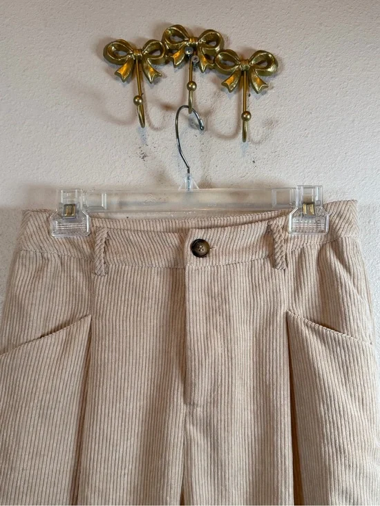 SHEIN Corduroy Straight-Leg Pants in Beige. Size M