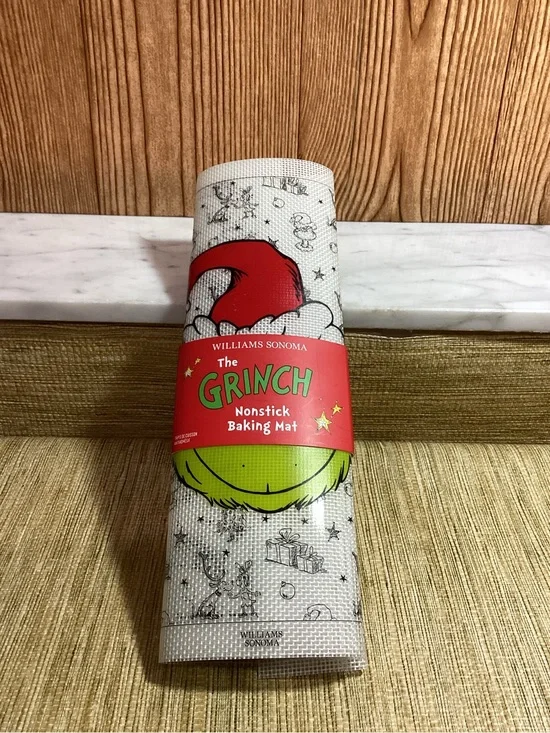 Williams Sonoma The Grinch Nonstick Baking Mat - Green/Red