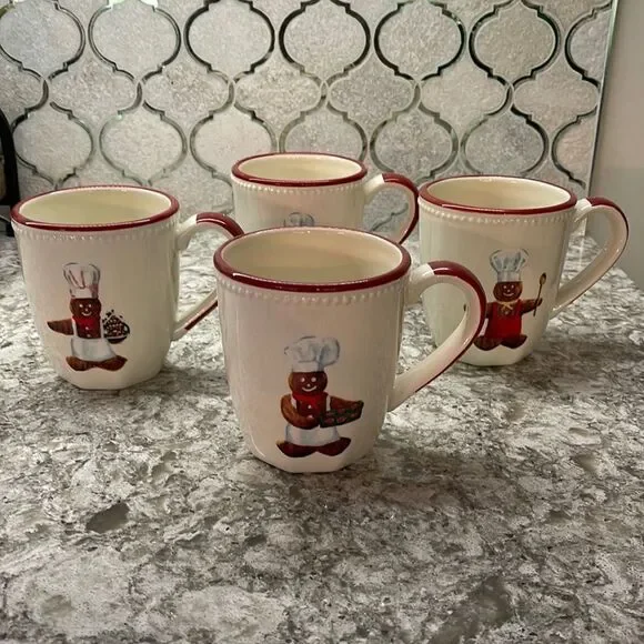 Set of 4 Williams Sonoma Gingerbread Mugs