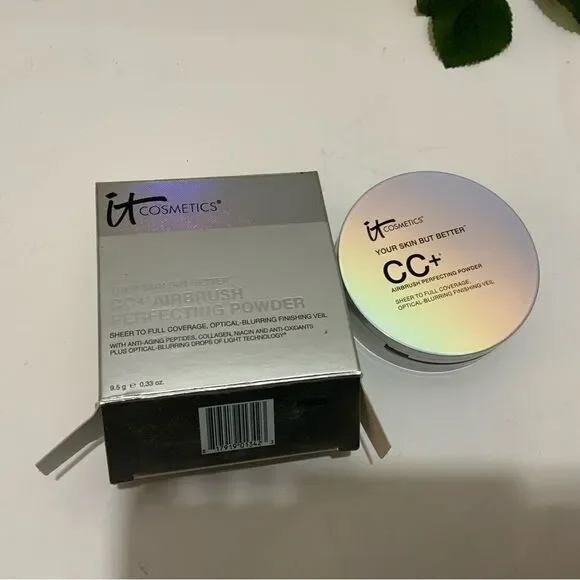 It Cosmetics CC+ Airbrush Perfecting Powder Foundation MEDIUM. BNIB