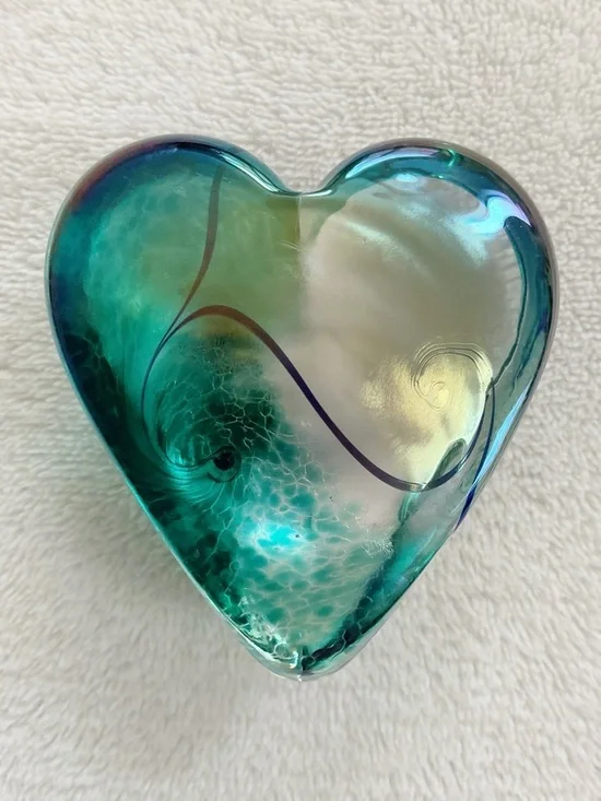 Robert Held Art Glass Heart Paperweight Iridescent Signed Canada 2”