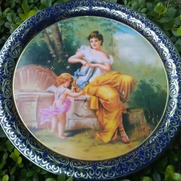 Vintage Decorative English Tin - 10