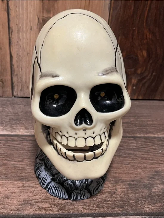 Animated talking skull. Halloween