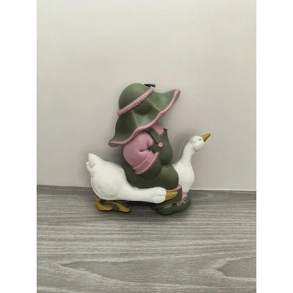 Vintage 1988 Burwood Home Wall Decor Sunbonnet Country Girl and Goose Plaque