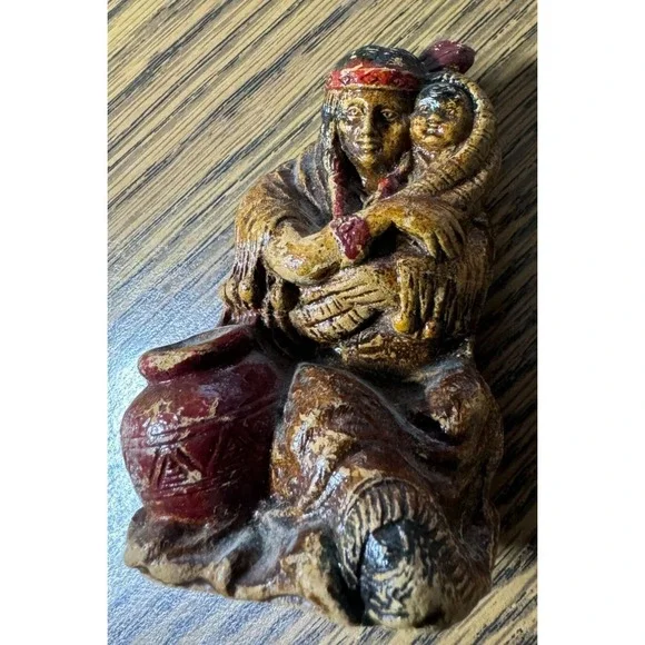 Vintage Niagara Falls NY Souvenir Mother Child Chalkware Figurine 3.5