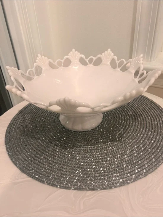 Vintage 1950s-60s Westmoreland White Milk Glass Bowl Ring & Petal Footed